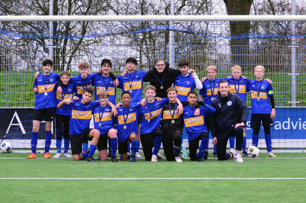 JO15-2 kampioen 4e klasse! 16 december 2023